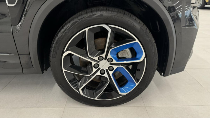 Lynk & Co 01 PHEV DCT AUT 1. maj.