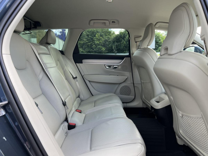 Volvo V90 CROSS COUNTRY D4 AWD Aut 1.maj 2.0 d