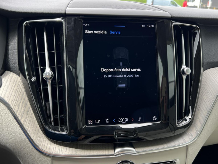 Volvo XC60 B4 PLUS BRIGHT Aut REZERVACE