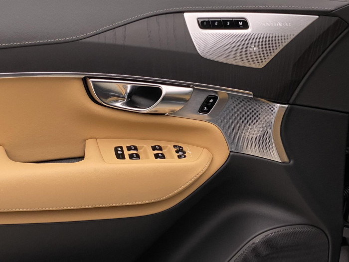 Volvo XC90 T8 AWD ULTRA DARK AUT CZ 7m