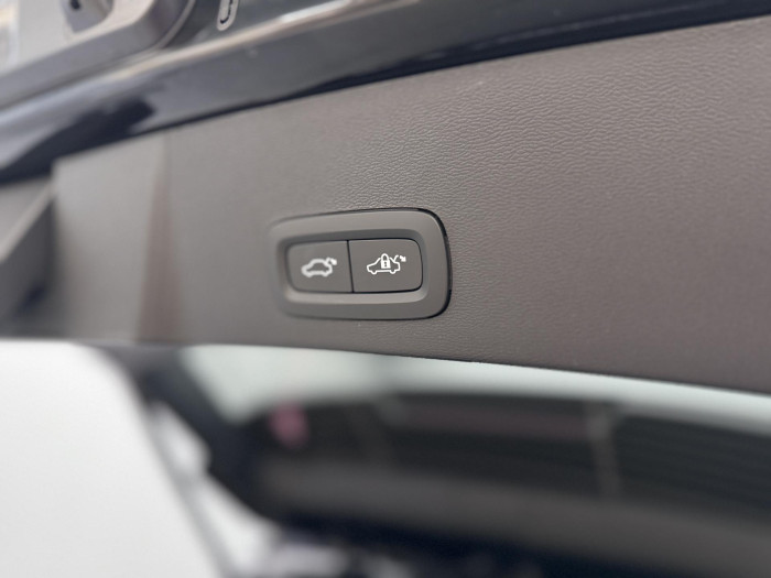 Volvo XC40 B3 AUT BLACK EDITION ULTRA 2.0 Edition