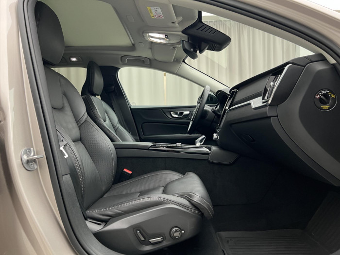 Volvo V60 T6 AWD AUT RECHARGE DARK ULTRA