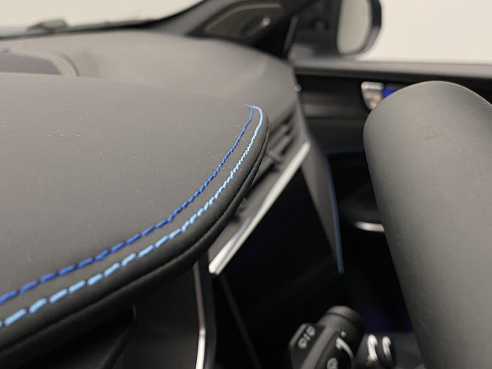 Lynk & Co 01 PHEV DCT REZERVACE