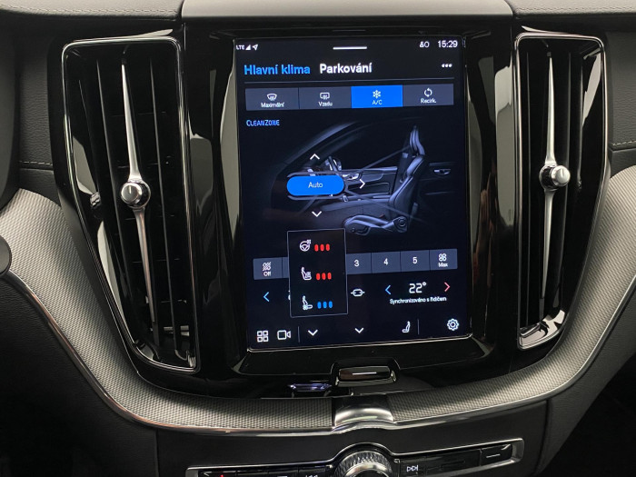 Volvo XC60 T6 AWD ULTRA DARK AUT CZ