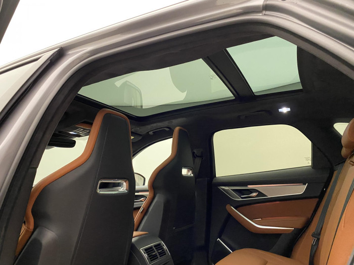 Jaguar F-Pace D300 R-DYNAMIC HSE REZERVACE 3.0 d Dynamic