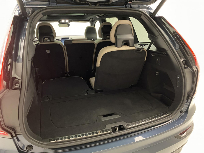 Volvo XC90 T8 AWD RECHARGE DARK ULTRA 7