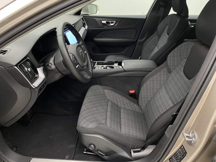 Volvo V60 T6 AWD RECHARGE CORE AUT CZ