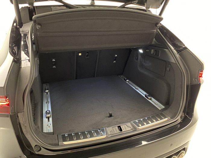 Jaguar F-Pace SVR 575 EDITION REZERVACE 5.0 Edition