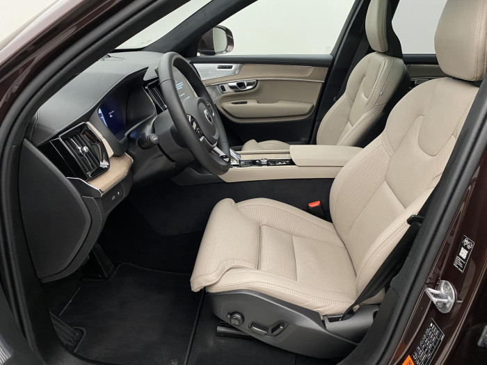 Volvo XC90 T8 AWD PLUG-IN BRIGHT ULTRA 7m