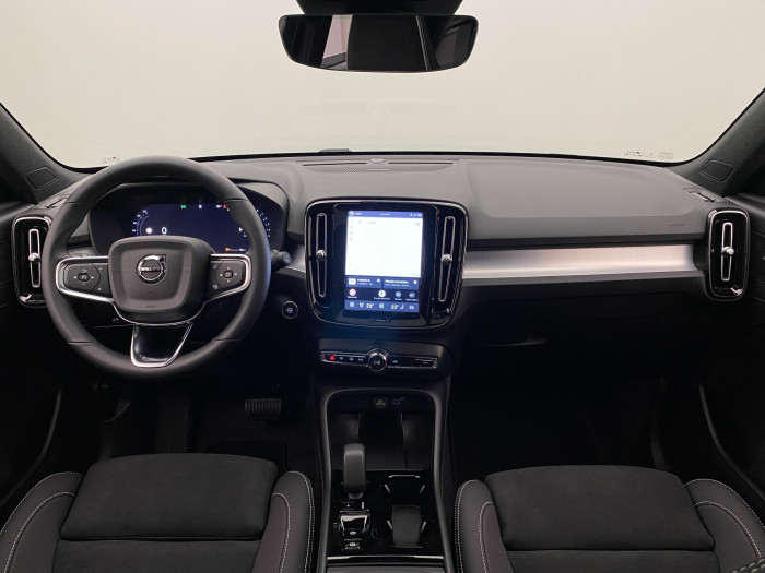 Volvo XC40 B3 AUT PLUS BLACK EDITION