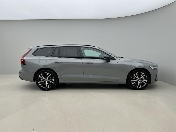 Volvo V60 B4 DARK PLUS