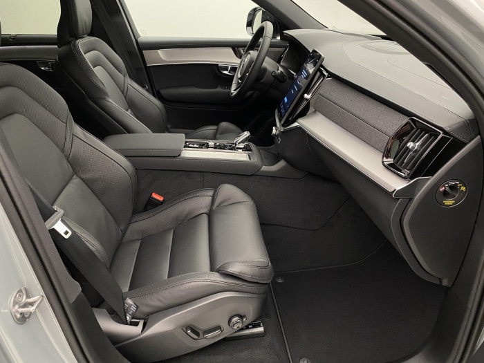 Volvo XC90 B5 AWD BLACK EDITION PLUS 7