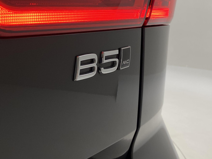 Volvo XC60 B5 AWD DARK PLUS AUT CZ