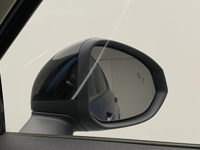 Lynk & Co 01 PHEV DCT AUT REZERVACE