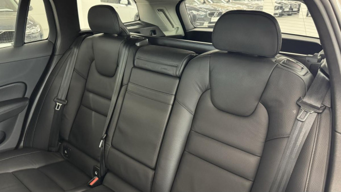 Volvo V60 D4 INSCRIPTION AUT REZERVACE 2.0 d
