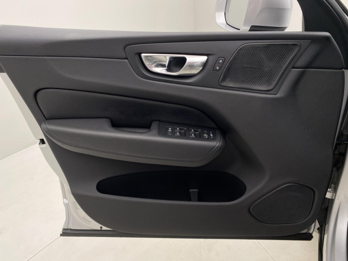 Volvo XC60 B4 MOMENTUM AUT CZ 2.0 Momentum