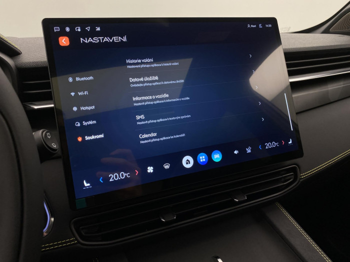 Lynk & Co 01 01 MORE PHEV DEMO
