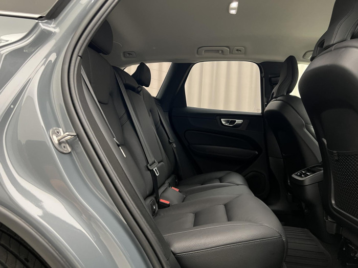 Volvo XC60 B4 AWD PLUS DARK AUT 1.maj.