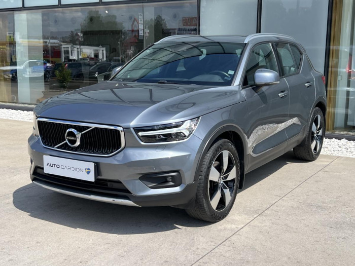 Volvo XC40 D4 AWD MOMENTUM Aut REZERVACE 2.0 d Momentum