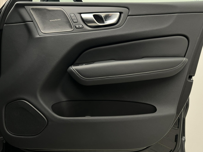 Volvo XC60 B5 AWD PLUS DARK AUT 1.maj.