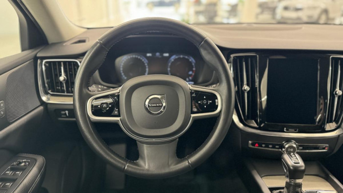 Volvo V60 D4 INSCRIPTION AUT REZERVACE 2.0 d