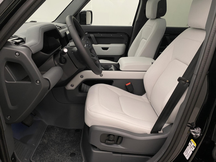 Land Rover Defender 110 D300 X-D HSE REZERVACE 3.0 d d