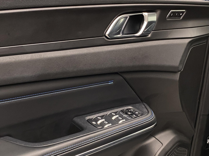 Lynk & Co 01 MORE PHEV