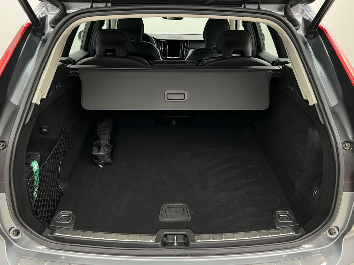Volvo XC60 B4 AWD MOMENTUM POLESTAR AUT 2.0 Momentum