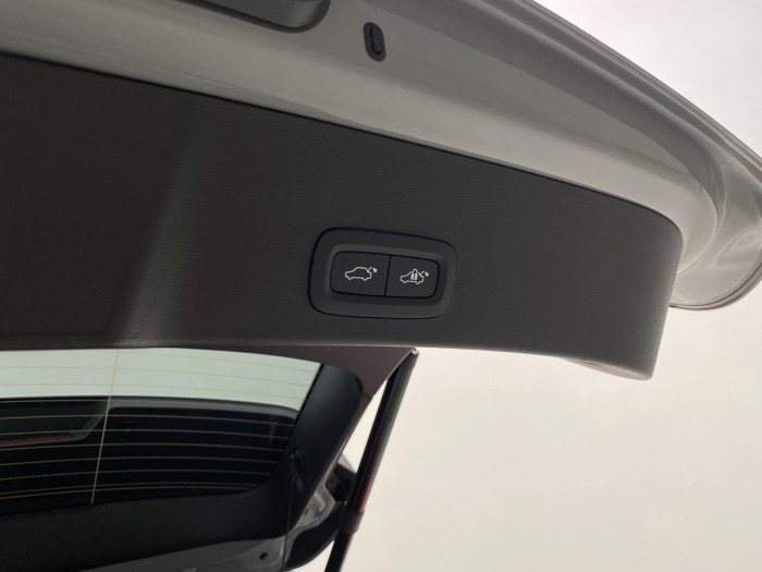 Volvo XC40 B3 AUT PLUS BLACK EDITION