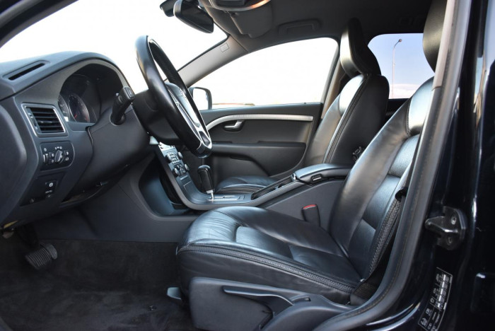 Volvo XC70 2.4D MOMENTUM AUT REZERVACE 2.4 d Momentum