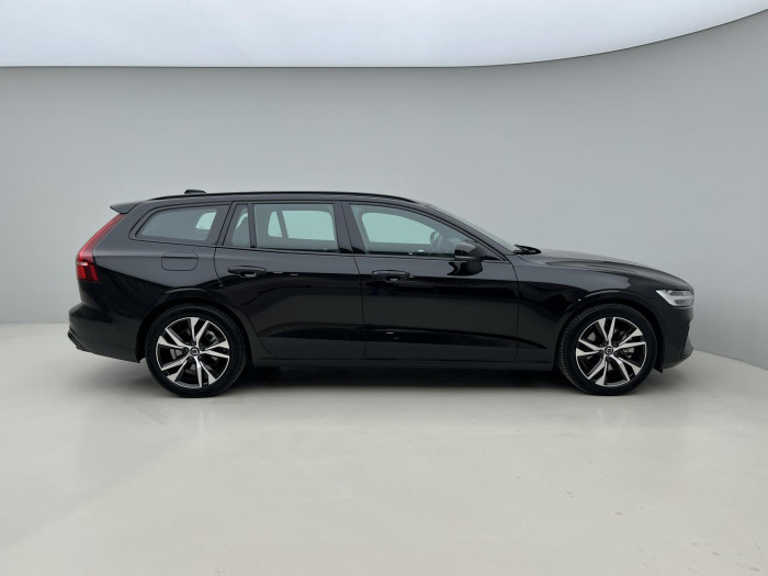 Volvo V60 B4 PLUS DARK AUT 1.maj.