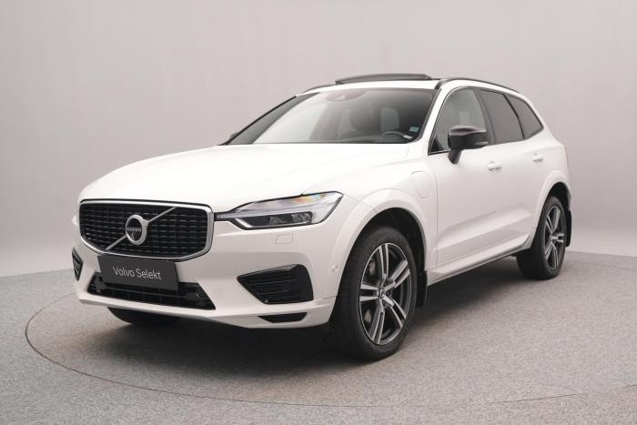 Volvo XC60 T8 AWD RECHARGE REZERVACE