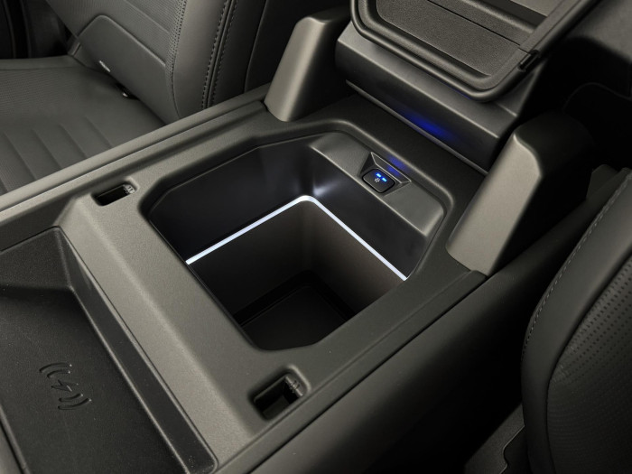 Land Rover Defender OCTA P635