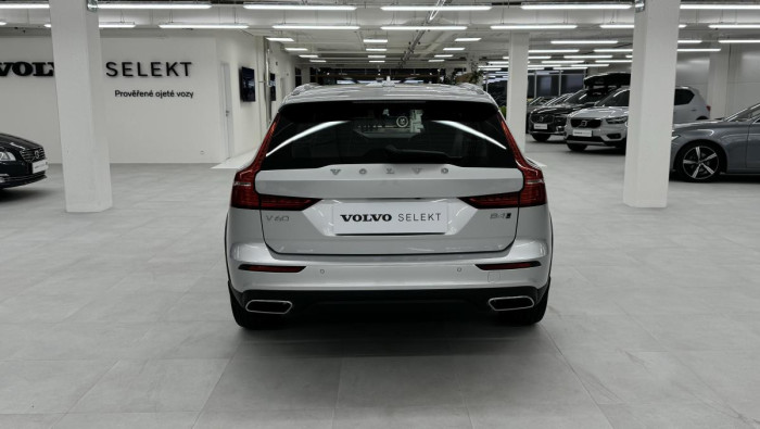Volvo V60 CROSS COUNTRY B4 REZERVACE
