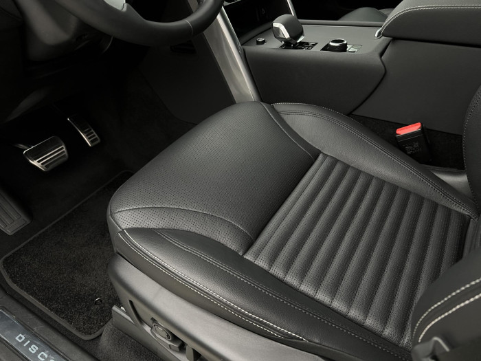 Land Rover Discovery D250 DYNAMIC SE AWD AUT CZ 3.0 d Dynamic SE