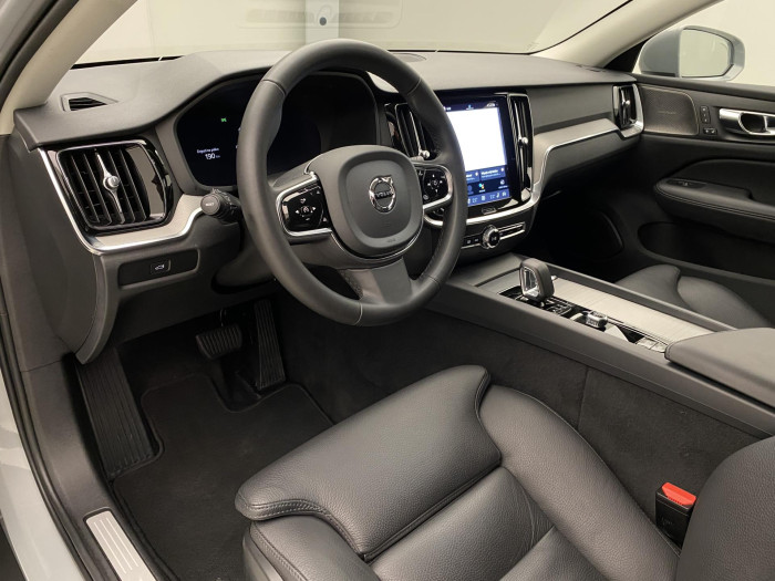 Volvo V60 CC B5 AWD BRIGHT REZERVACE 2.0 CC CC