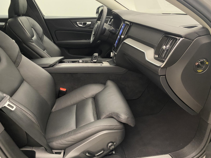 Volvo S60 B5 AWD ULTIMATE DARK AUT CZ