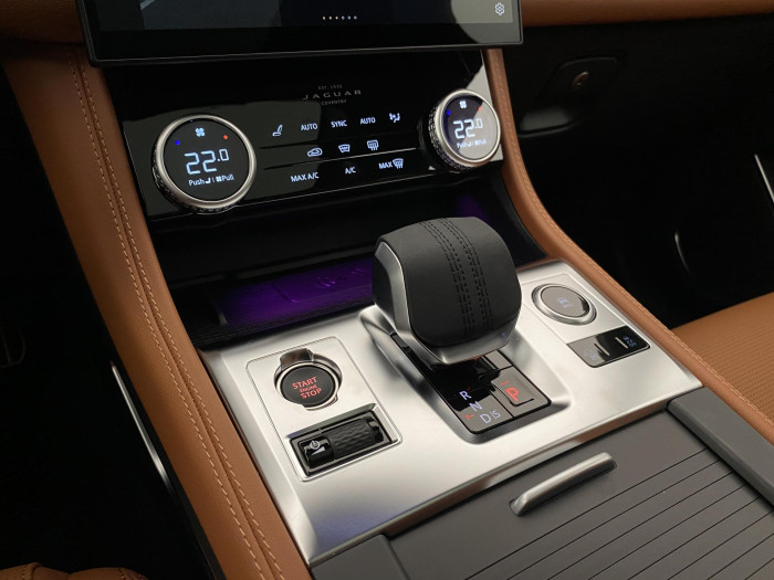 Jaguar F-Pace D300 R-DYNAMIC HSE REZERVACE 3.0 d Dynamic