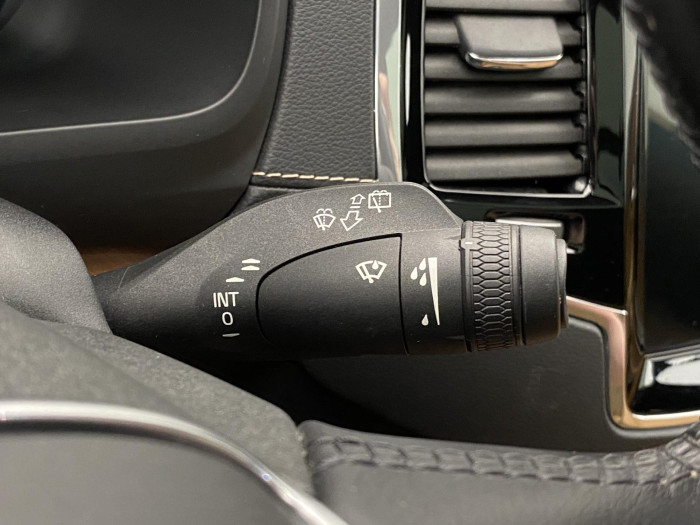 Volvo XC90 T6 AWD INSCRIPTION REZERVACE