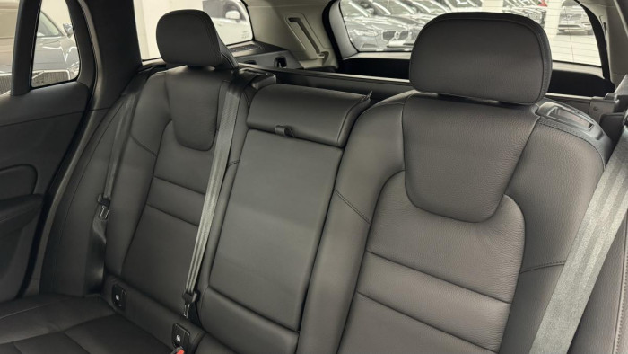 Volvo V60 CROSS COUNTRY REZERVACE