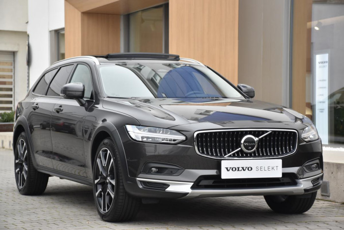 Volvo V90 CC B4 AWD ULTIMATE REZERVACE 2.0 CC CC