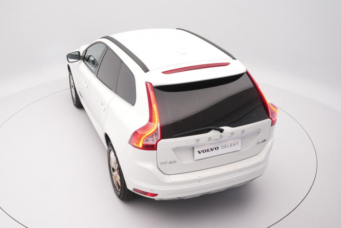 Volvo XC60 D4 AWD MOMENTUM REZERVACE 2.4 d Momentum