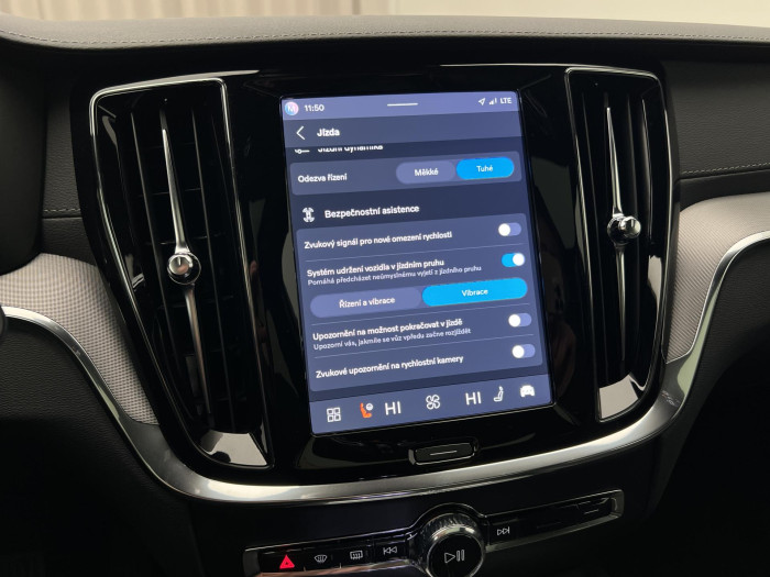 Volvo V60 B4 ULTRA DARK AUT 1.maj.