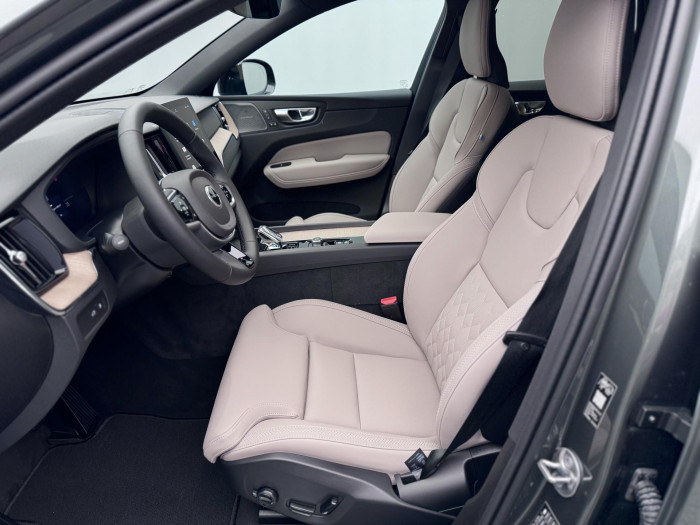 Volvo XC60 T6 AWD AUT DARK PLUS