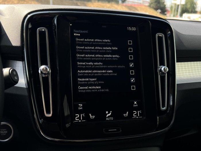 Volvo XC40 B4 AWD MOMENTUM Aut REZERVACE 2.0 Momentum