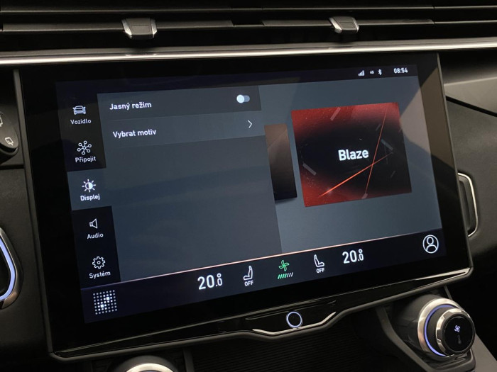 Lynk & Co 01 PHEV DCT AUT 1.maj. REZERVACE