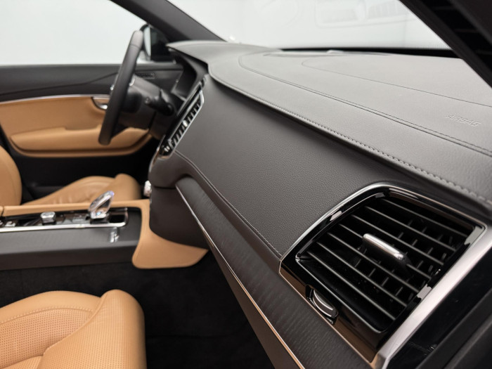 Volvo XC90 T8 AWD RECHARGE ULTIMATE DARK