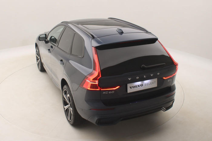 Volvo XC60 B5 AWD ULTIMATE DARK AUT 1.maj