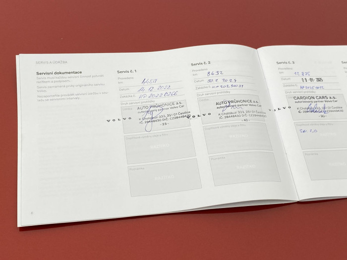 Volvo XC40 B4 AWD R-DESIGN AUT CZ