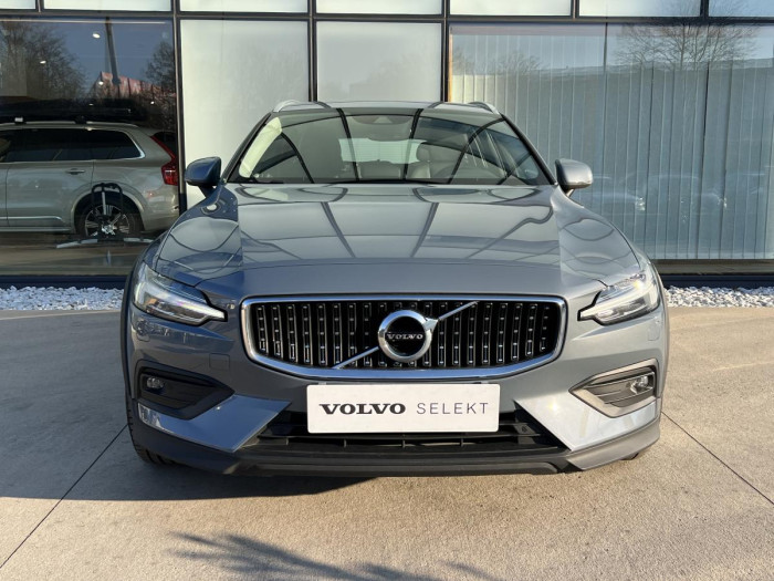 Volvo V60 CROSS COUNTRY B4 AWD REZERVACE